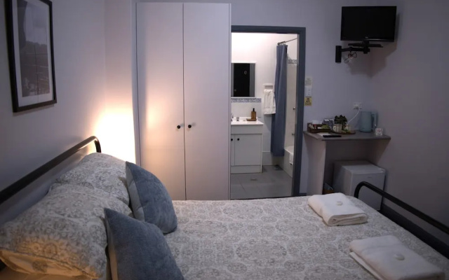 The Imperial Hotel – Guest Rooms – Cowra