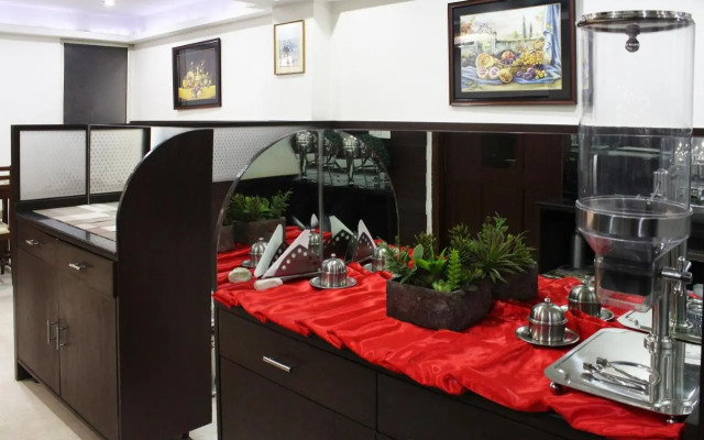 Capital O 2457 Hotel Green Lotus