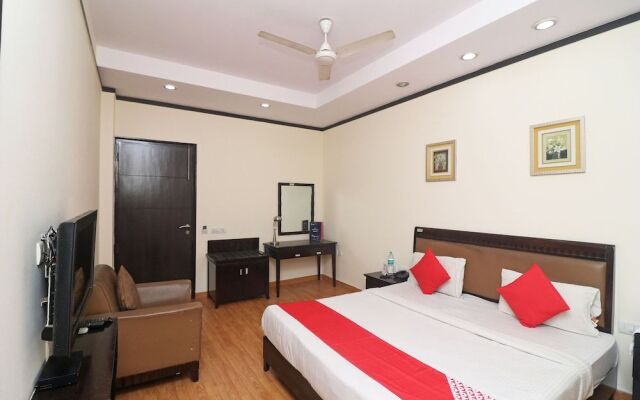 OYO 24624 Kaycee Residency