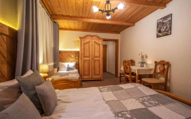 Willa i Domki Pod Reglami