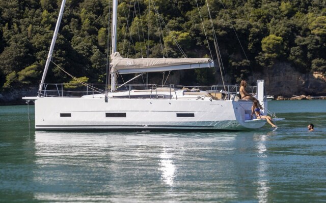 A Yacht In The City