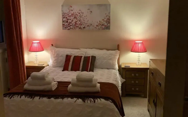 2-bed House Sleeps 4 - Enclosed Garden - Tv & Wifi