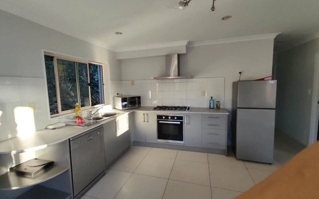 5 Bedroom House at 82A Richardson Road
