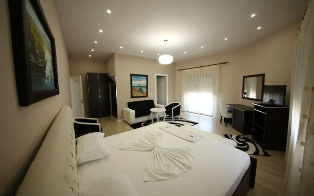 Hotel Holiday
