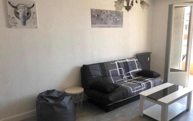 Beautiful Renovated T3 In The Heart Of Grasse!