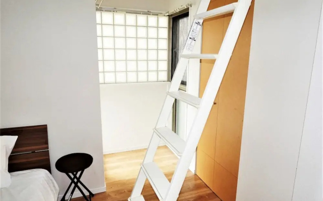 Rlis House Namba