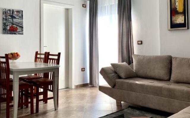 Apartment with sea view balcony,near Fafa resort, Golem