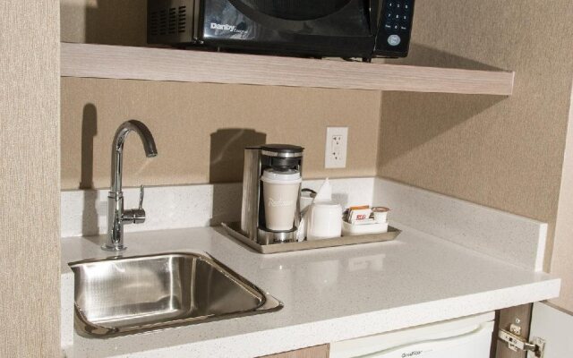 Radisson Hotel & Suites Fort McMurray