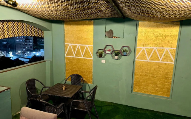 Elegant studio with private entrance with full services