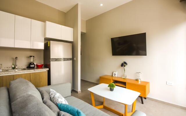 1BR Luxury apartment 5 minutes from the beach!