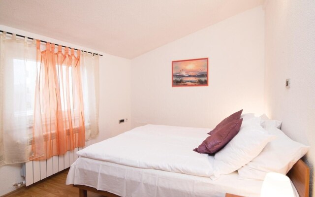 Nice Home in Nedescina With Wifi and 5 Bedrooms