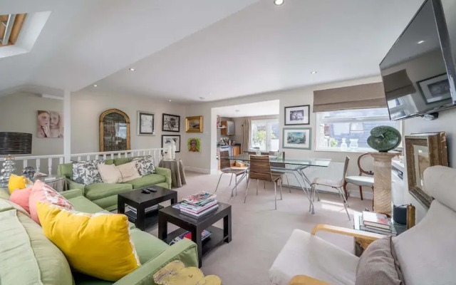 Modern flat near Battersea Park