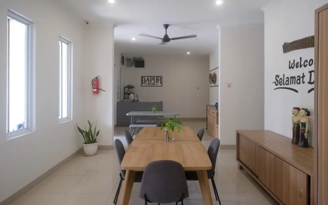 RedDoorz near Stasiun Solo Balapan 3