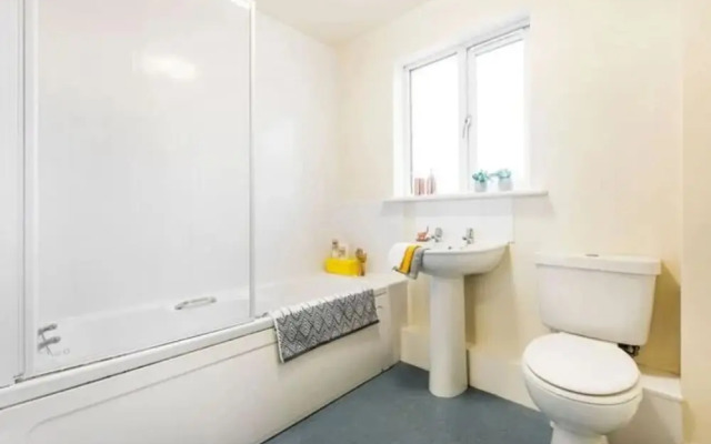 Student Only Cable Street