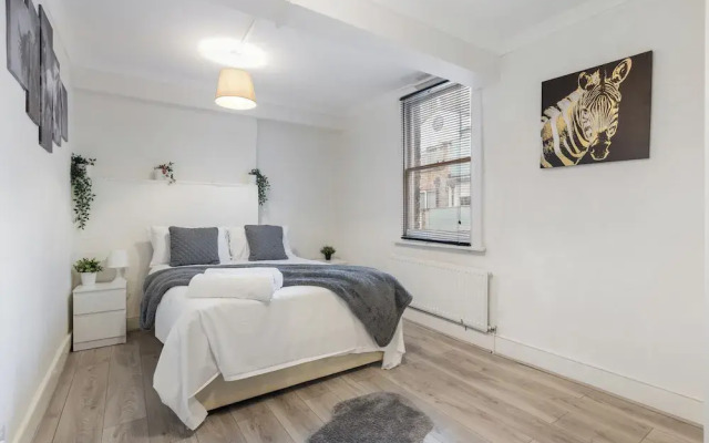 City Escape London - Spacious 4 Bedroom House