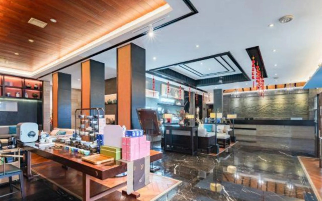 Crystal Pudi Hotel