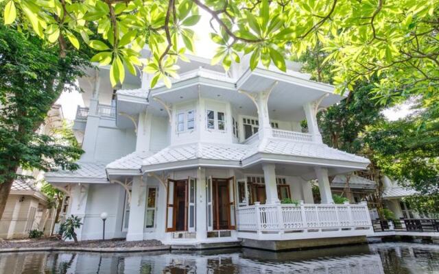 Royal Riverside The Majestic Suite