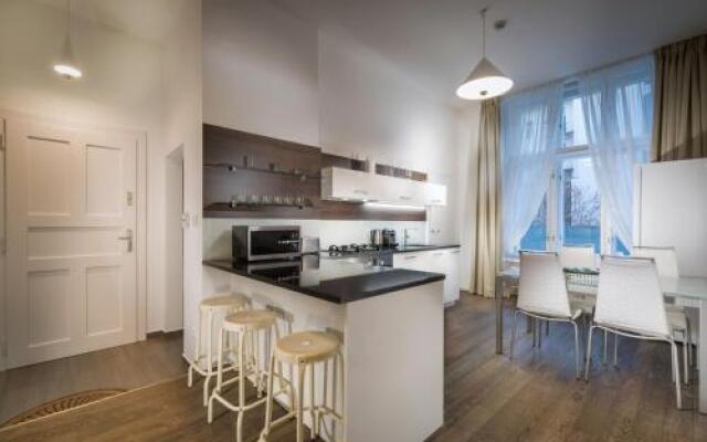 Luxury Modern Designed Oldtown Apartment