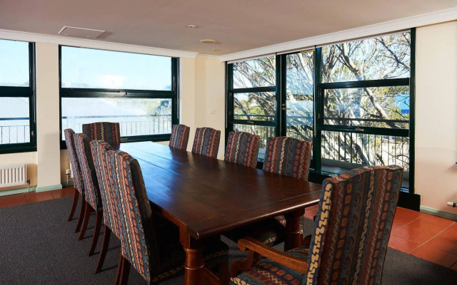 Mt Buller Chalet Hotel & Suites