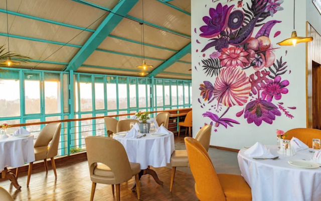 Mhendo Hotel & Studio Suites