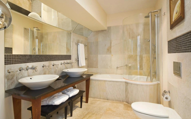 Mamaison Le Regina Boutique Hotel