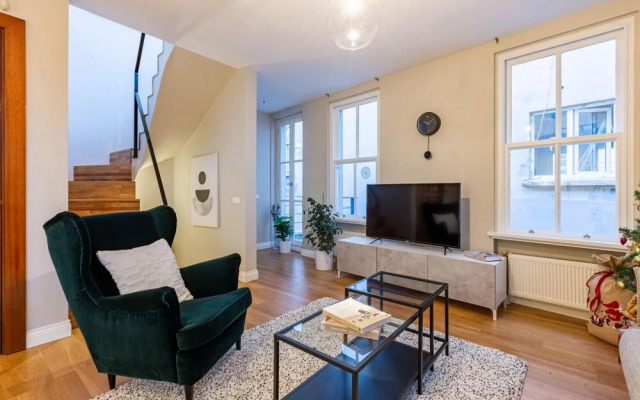 Mesmerizing Flat With Bosphorus View