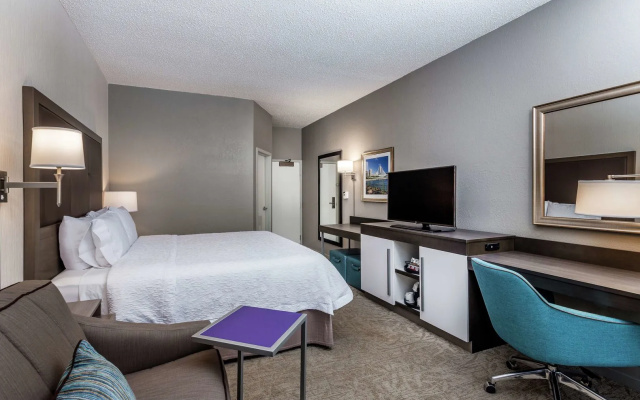 Hampton Inn Milwaukee-Airport