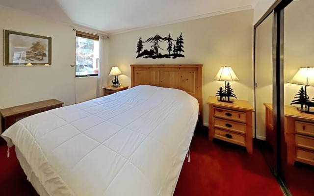 Comfortable 4 Bedroom Condo In the Heart of the Resort by RedAwning