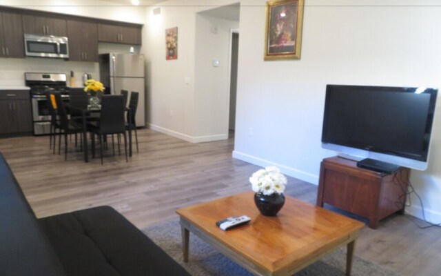 Fully Furnished Apartments near Hollywood
