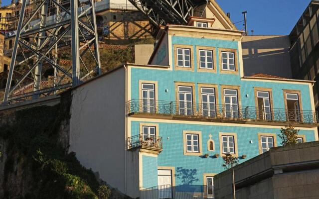 Porto View by Patio 25