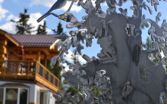 Tonglen Lake Lodge