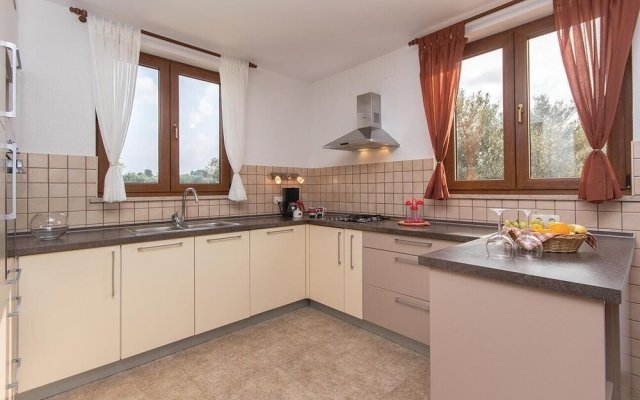 Awesome Home in Vodnjan With Wifi and 3 Bedrooms