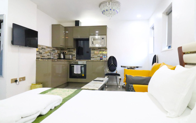 Queen Stay Apartments