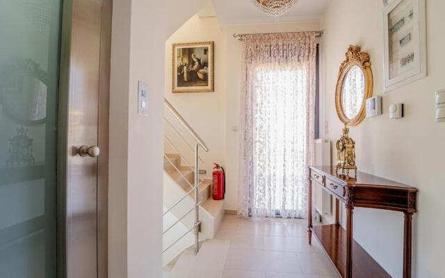 Villa The Palm, Beach & Airport closeby - POOL