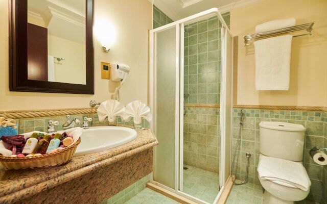 Rose Dream - 5 Bedrooms Palm Villa on the beach with private pool