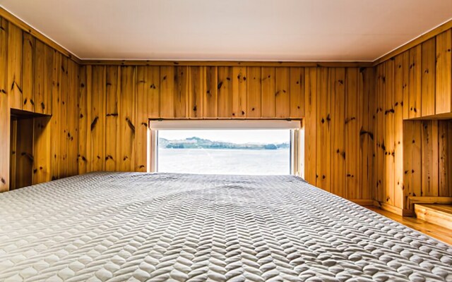 Yeosu White Village Pension