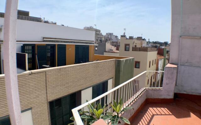 Blanes old town: 2 blocks/2 min walk to the beach