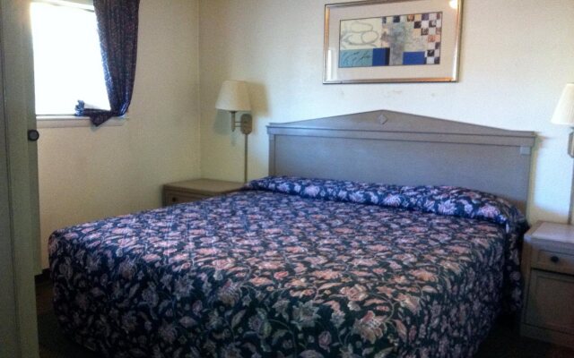 Oaktree Inn and Suites