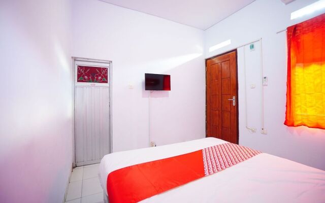Oyo 1064 Manado Airport Residence
