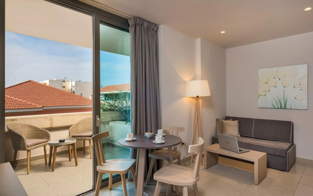 Trianon Luxury Apartments & Suites