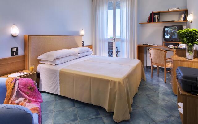 Alexandra Plaza Hotel