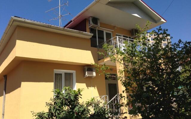 Na Medovoy Guest House