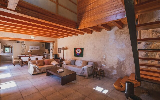 Villa Kalogra - Natural Habitat w. Views