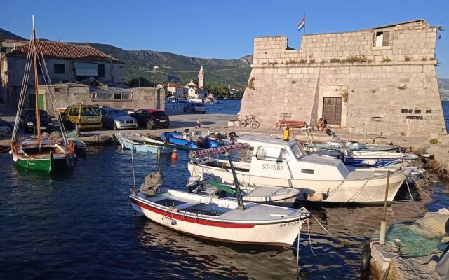 Kuca za Odmor u Kastelima s Pogledom na More