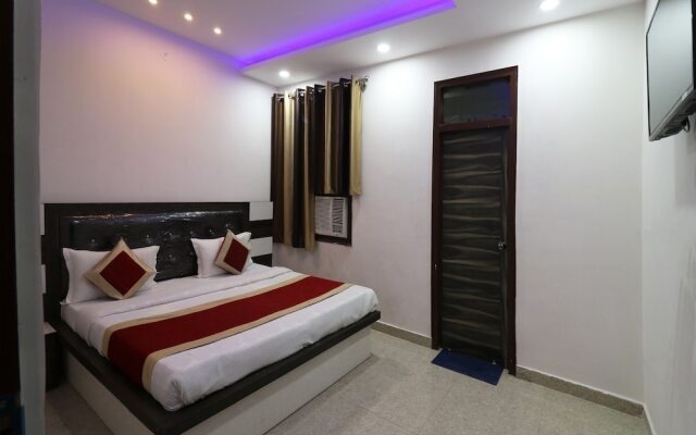 Oyo 28058 Hotel Gold Galaxy
