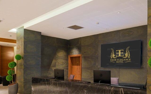 Ekor Elegance Hotel