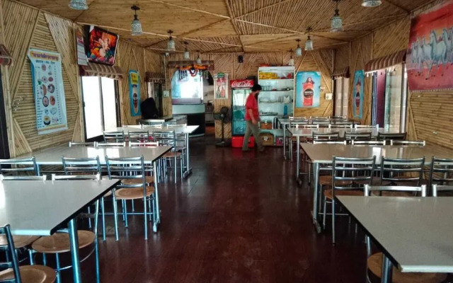 Friends Club Resort and Restaurant