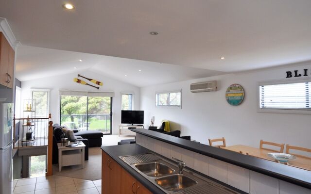 Bliss - Close To Town