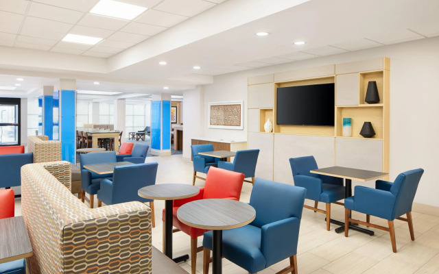 Holiday Inn Express & Suites Atlanta - Tucker Northlake by IHG
