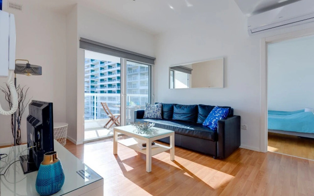 Modern Seaview Apartment, Top Location